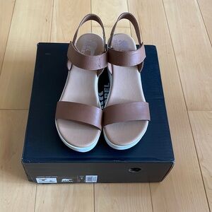 Sorel, Cameron Wedge Sandal, size 9, velvet tan, velcro strap, new